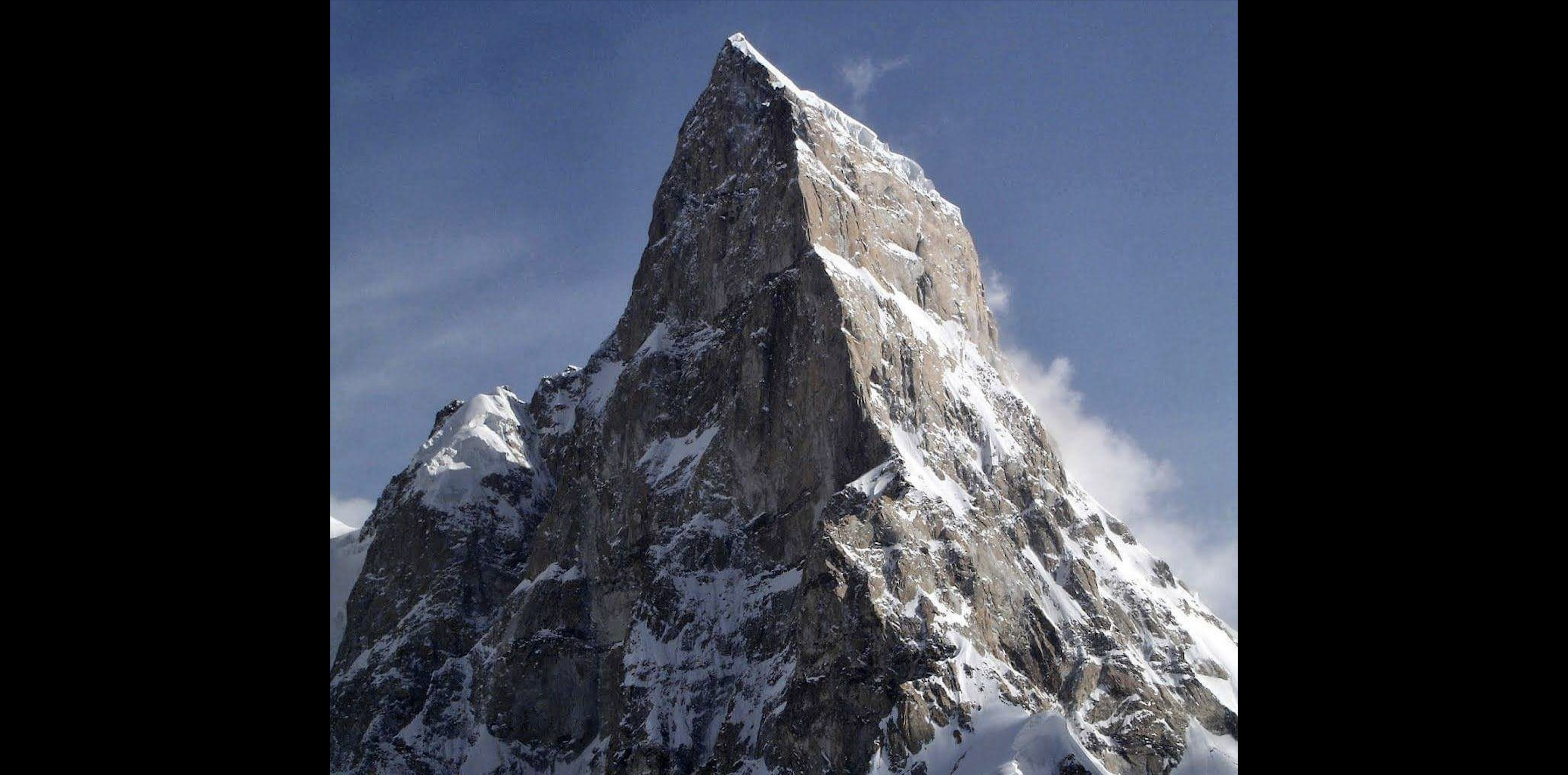 Slide /images/destinations/Rock climbing/Latok III (6949m).jpeg